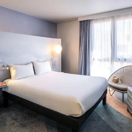 Ibis Styles Centre Port Tulon