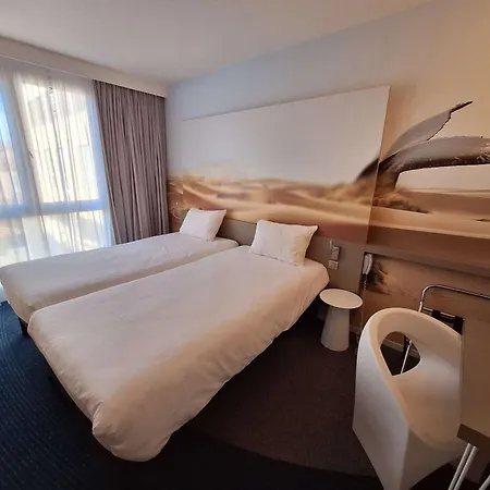 Ibis Styles Centre Port Hotel Tolón